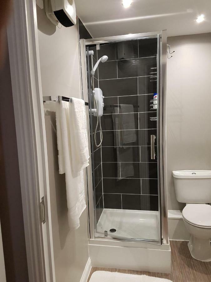 3 Bedroom Luxury Apartment *