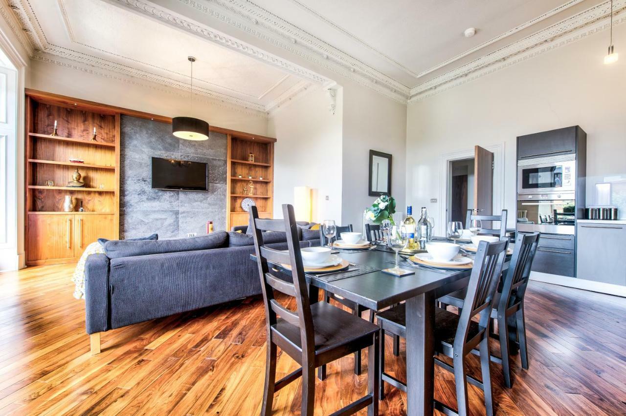 32 Victoria Crescent Road *