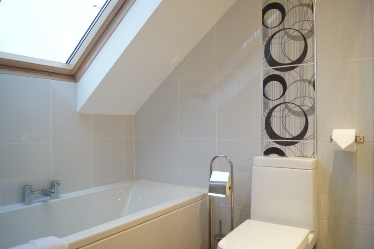 Apartment Modern, Cosy In Bearsden With Private Parking Glasgow