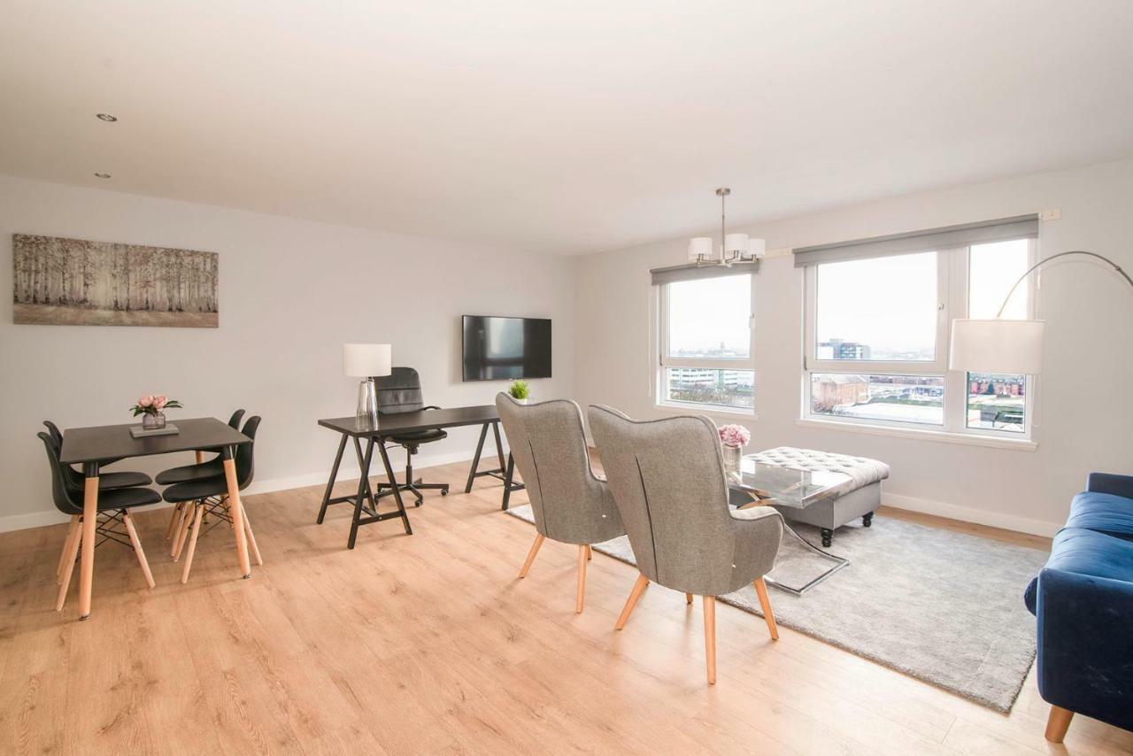 Luxury 2 Bed 2 Bath - Free Parking Apartment Glasgow
