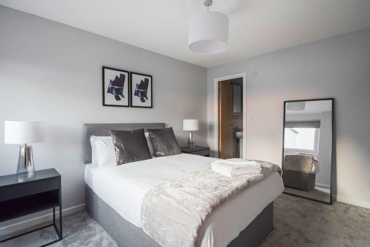 Apartment Luxury 2 Bed 2 Bath - Free Parking *