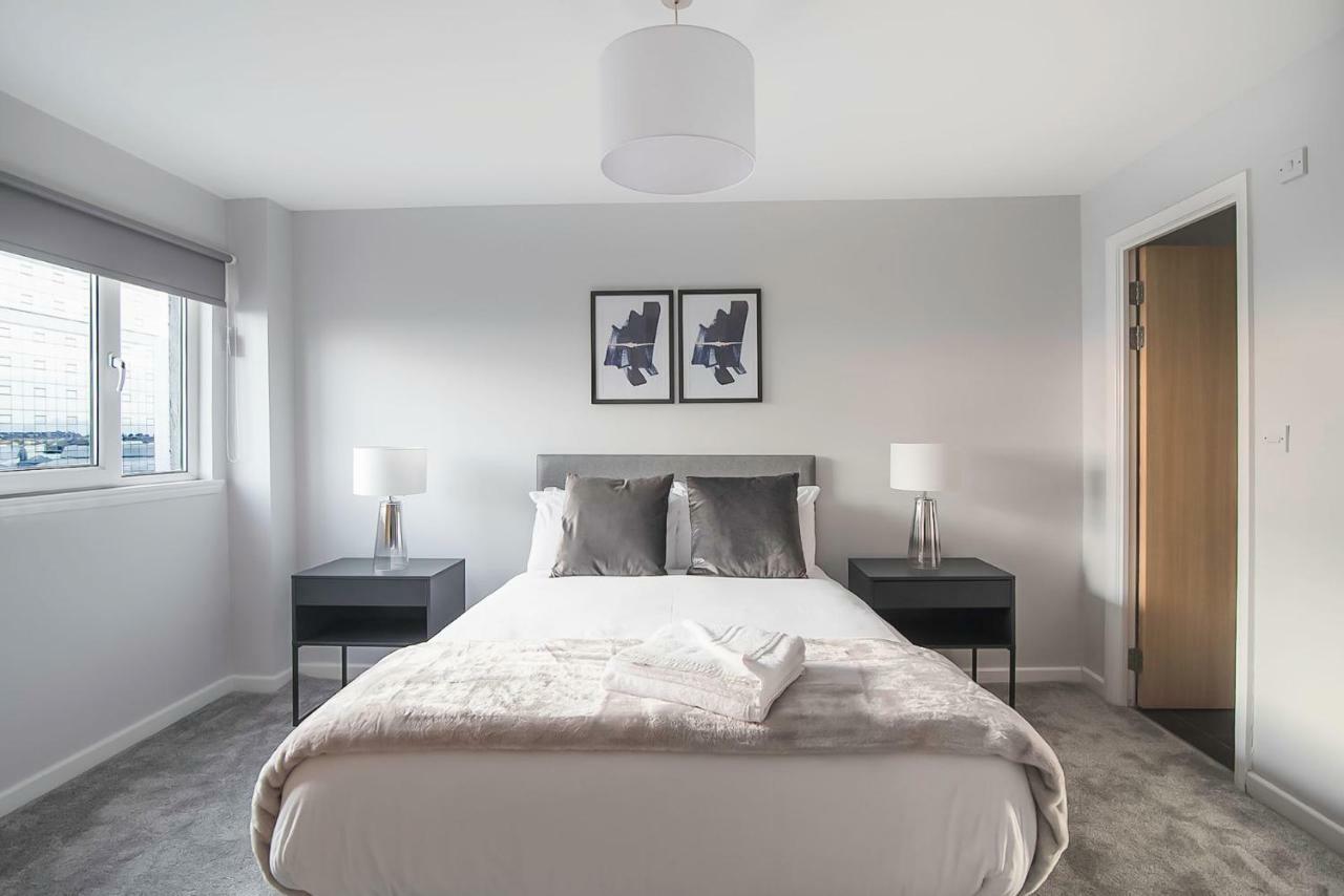 Luxury 2 Bed 2 Bath - Free Parking *