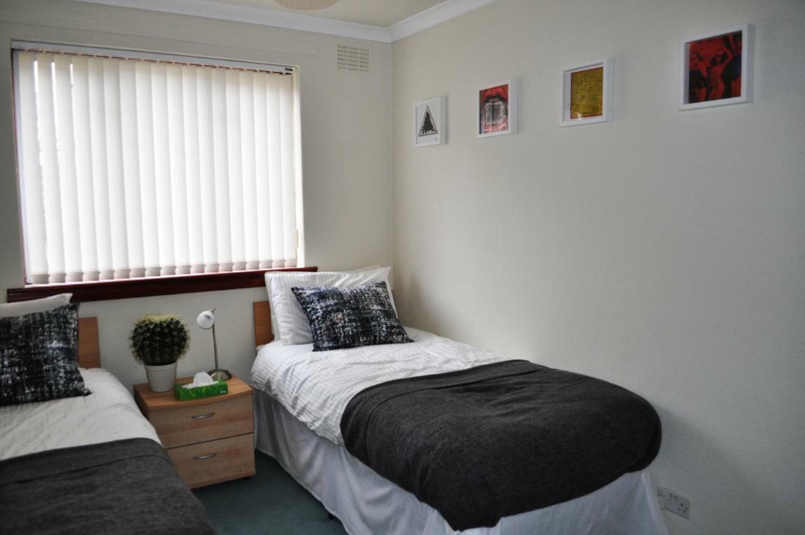Holiday home Fantastic 3 Bedroom House In Langside/shawlands *