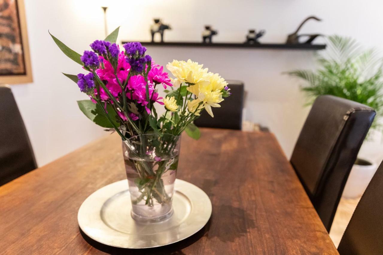 Charing Cross 3 - 4bed-historical - Townhouse In City Holiday home Glasgow