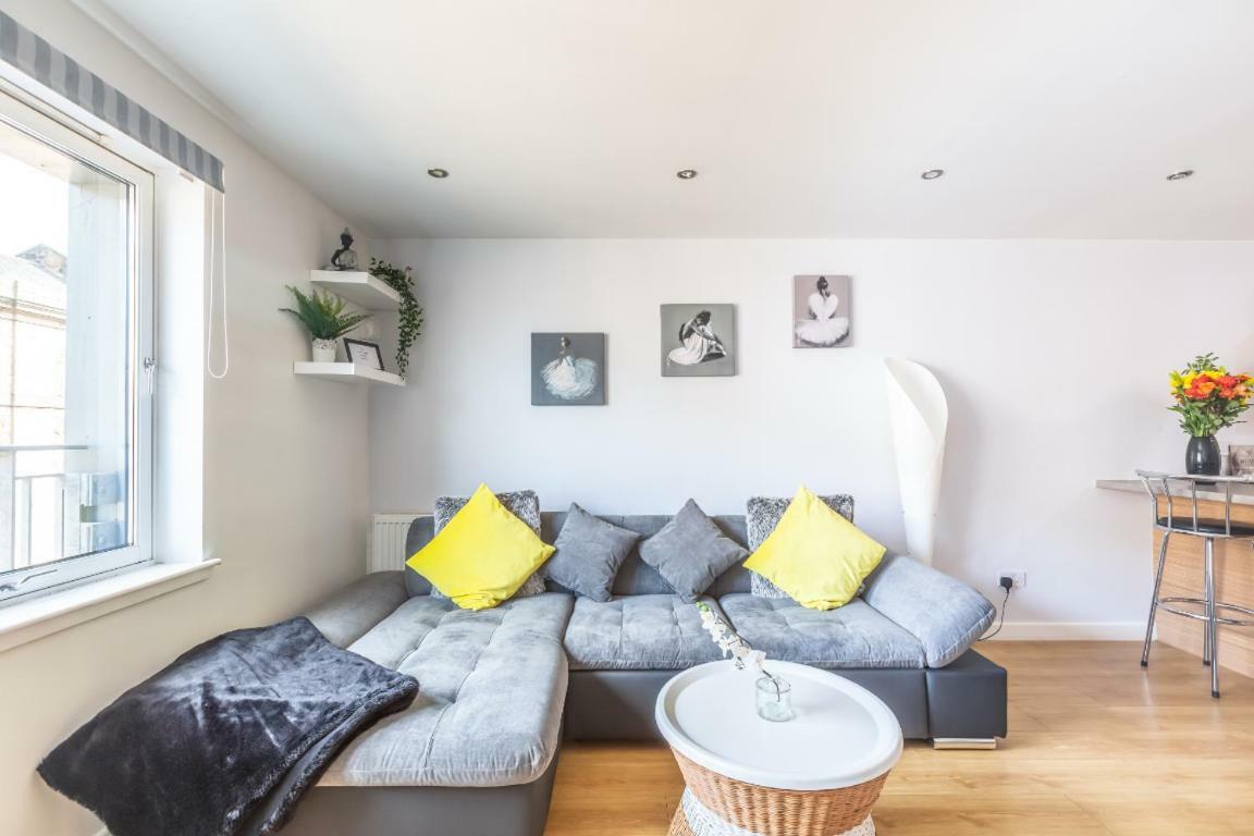 Cosy In Quiet City-centre With Car Park