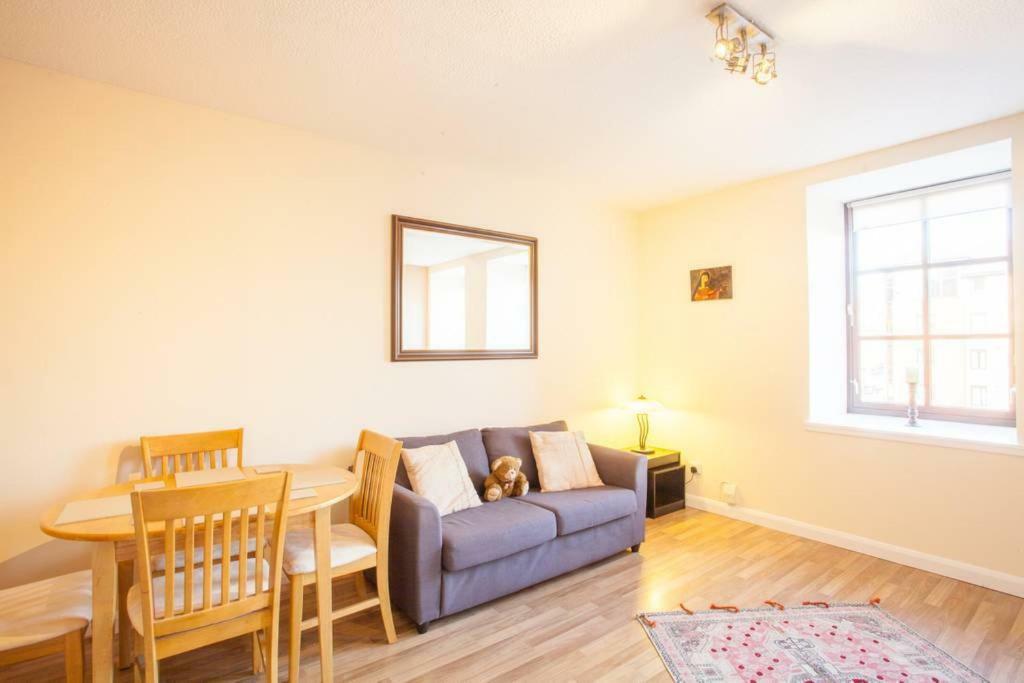 Stylish Merchant Flat Apartment Glasgow