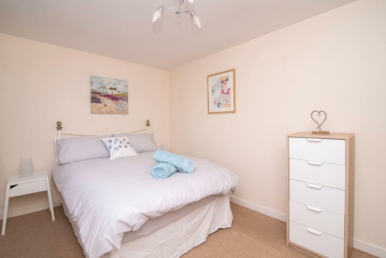 Bright Contemporary Merchant Flat In Location Apartment