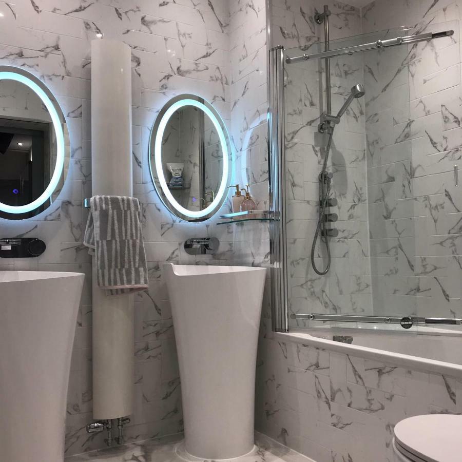 2 Bed Chic In Centre Apartment *