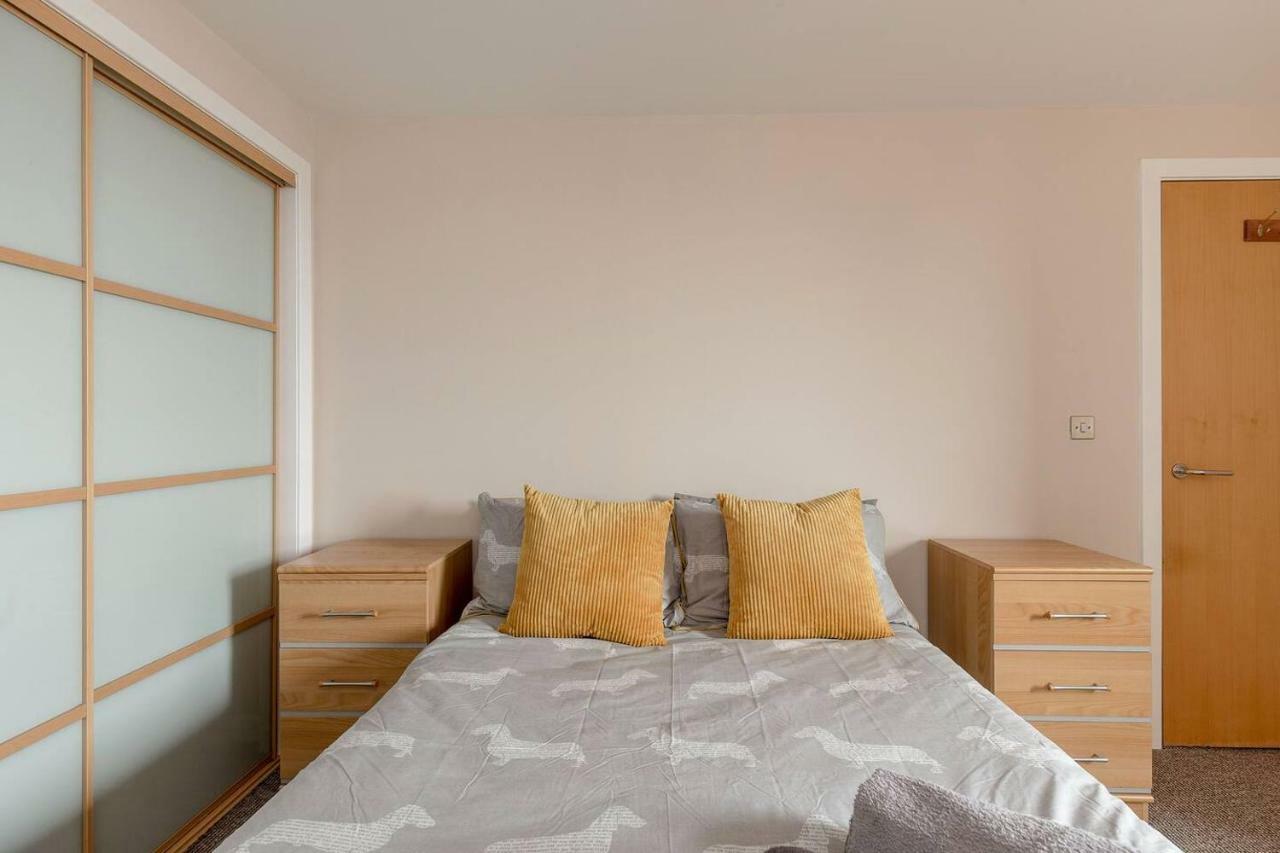 Modern Riverfront Apt. 10 Mins From Hydro/secc Apartment *