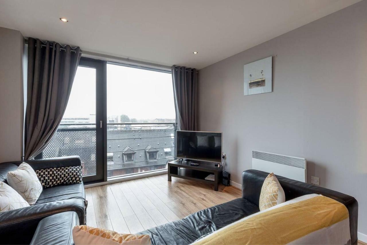 Modern Riverfront Apt. 10 Mins From Hydro/secc Glasgow