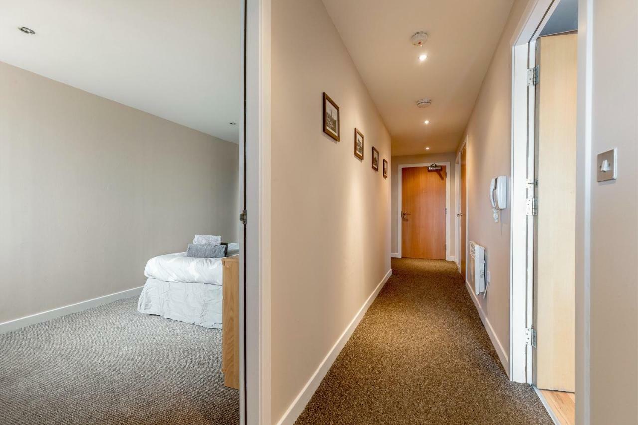 Apartment Modern Riverfront Apt. 10 Mins From Hydro/secc *