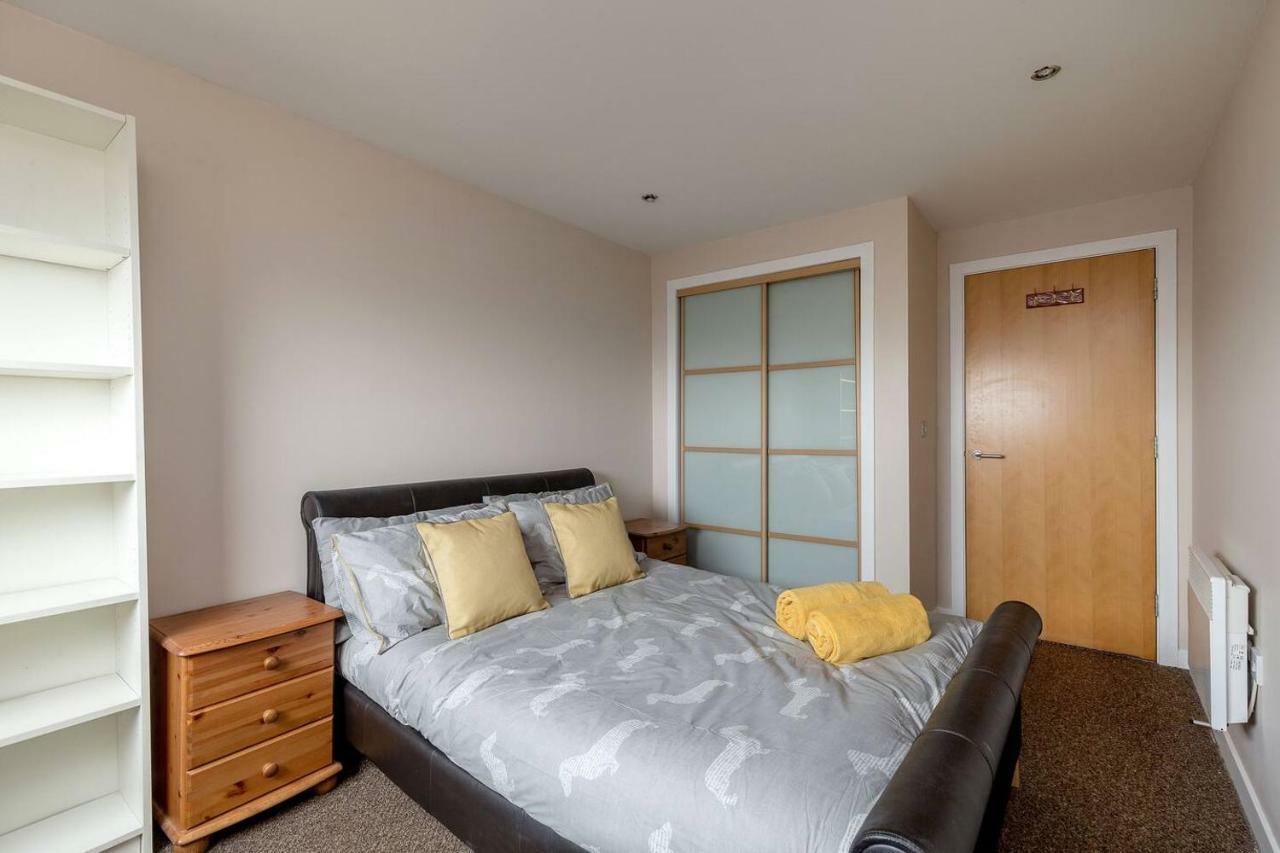 Apartment Modern Riverfront Apt. 10 Mins From Hydro/secc *