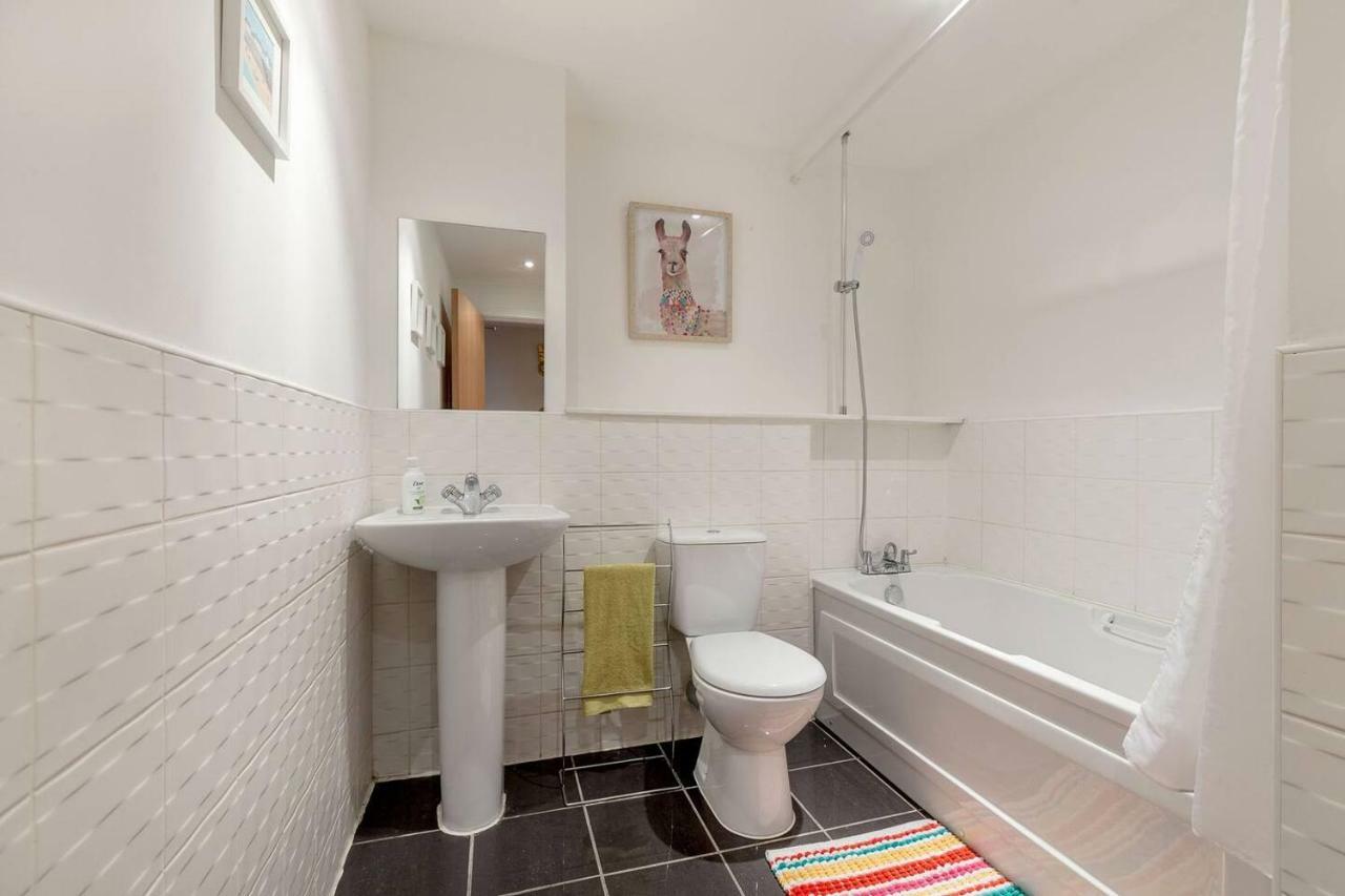 Apartment Modern Riverfront Apt. 10 Mins From Hydro/secc