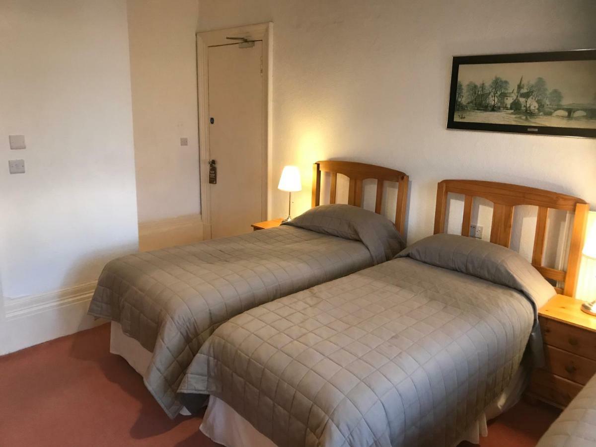 Guest house Glades House 4*