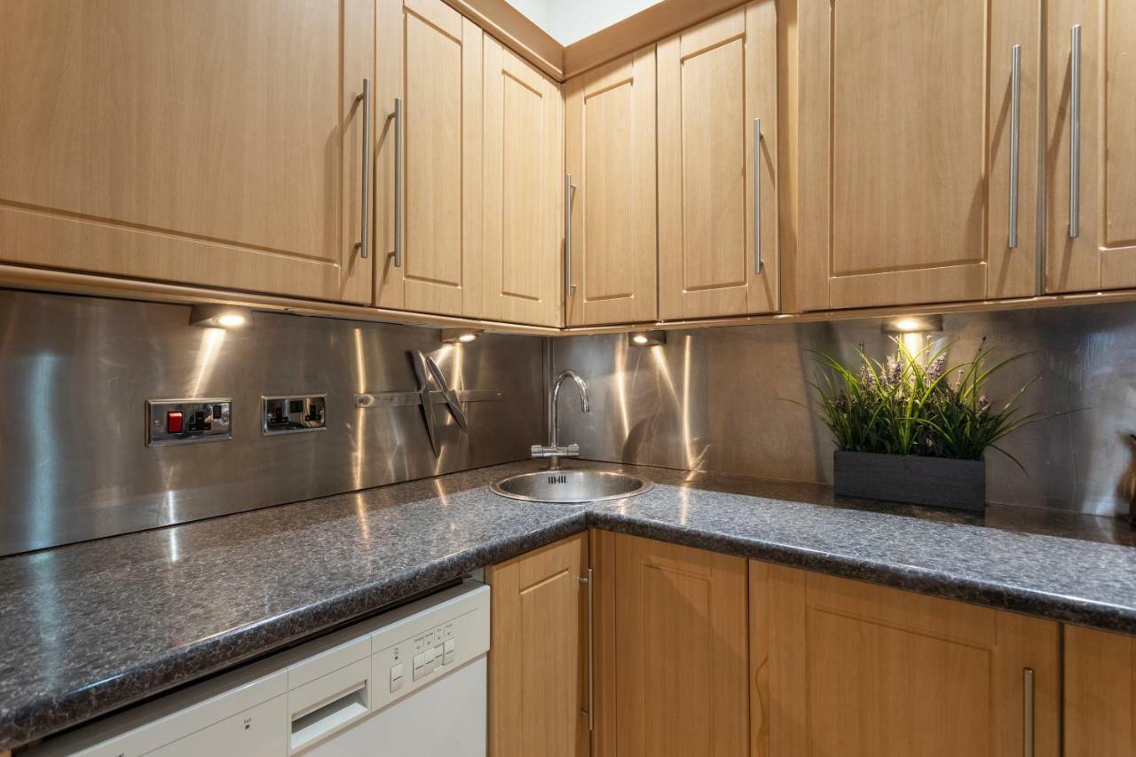 Charing Cross 3 - 4bed-historical - Townhouse In City Holiday home *