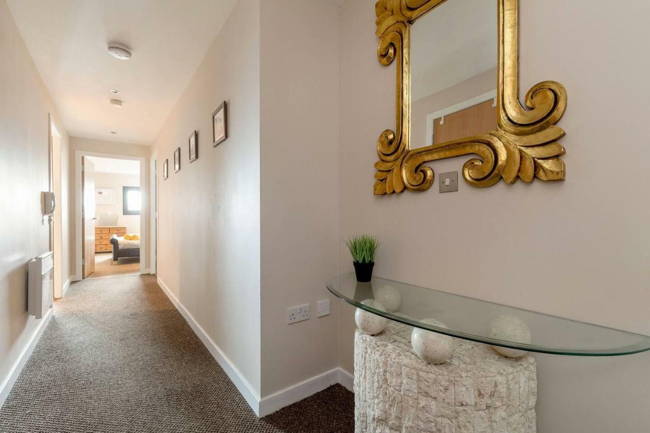 Apartment Modern Riverfront Apt. 10 Mins From Hydro/secc Glasgow