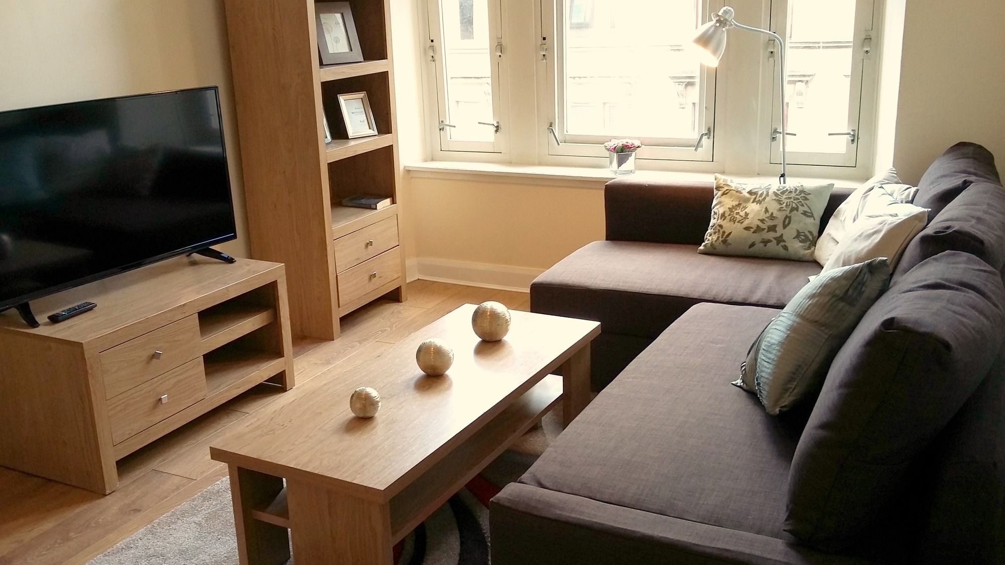 2 Bed In The West End Apartment Glasgow