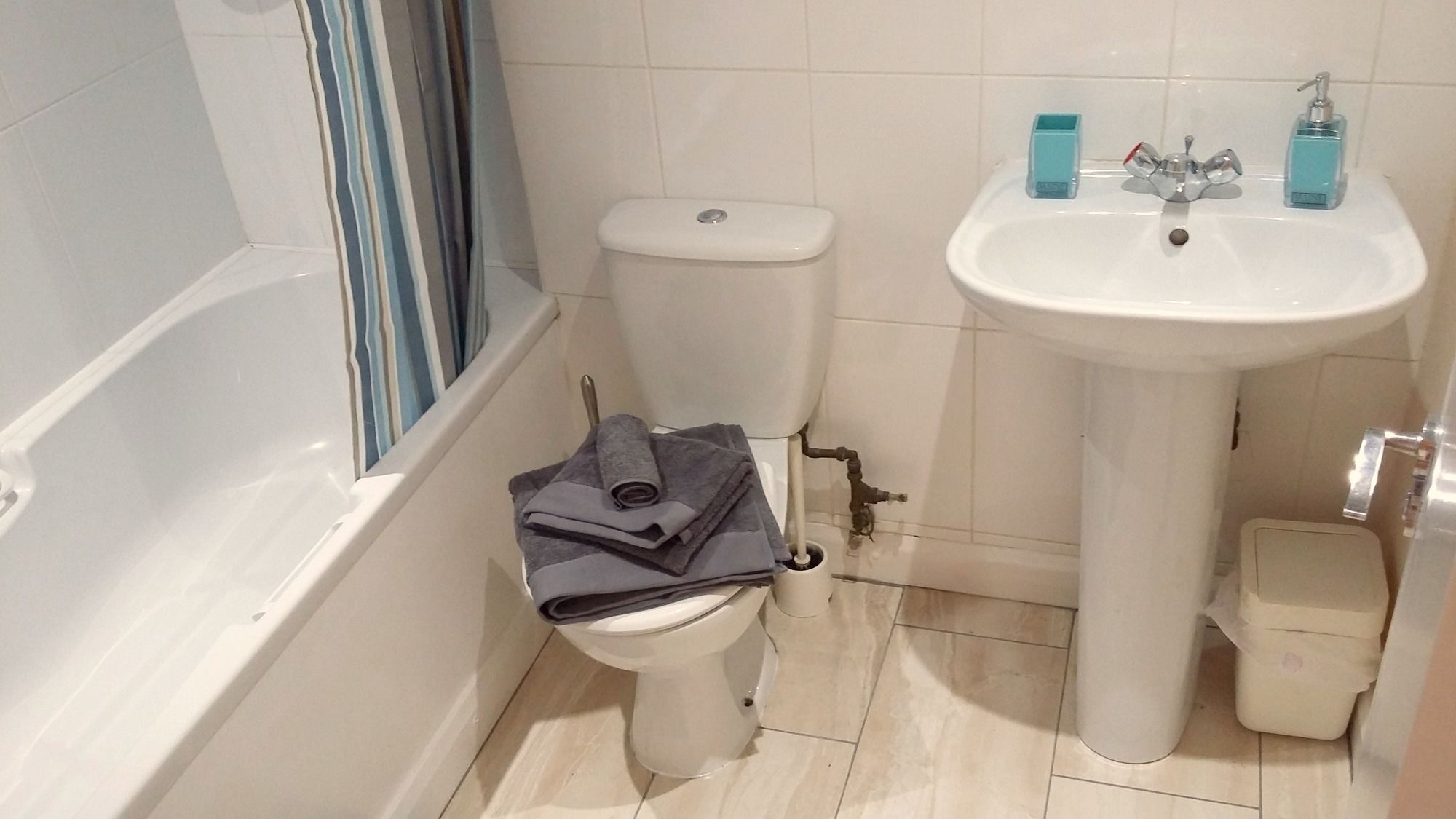 2 Bed In The West End Apartment *