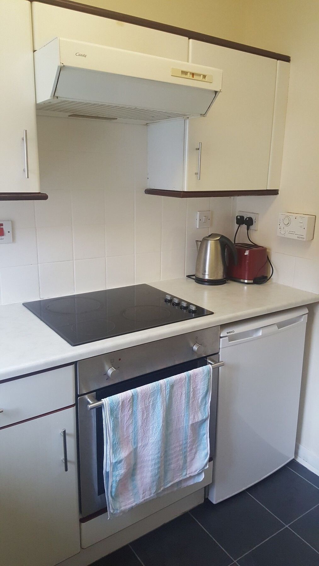 North Woodside Place - 1 Bedroom * Glasgow