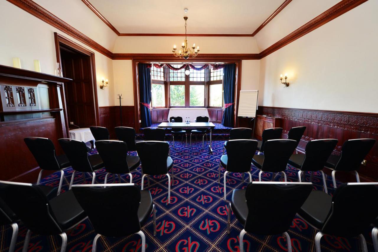 Hotel Glynhill & Near Airport 4*