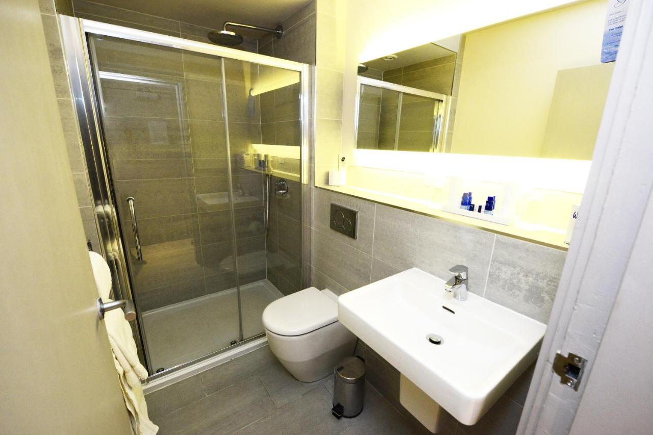 Hotel Glynhill & Near Airport 4*