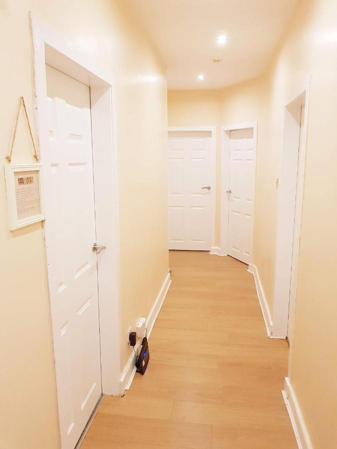 Three Bed In Apartment