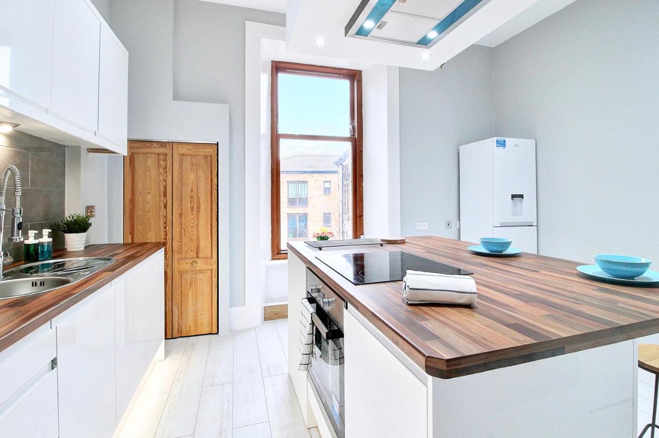 Luxurious Nr Subway Glasgow