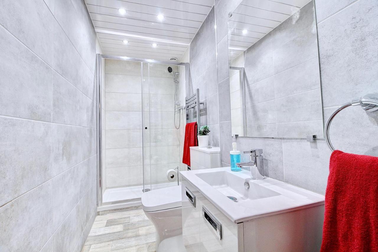 Luxurious Nr Subway Apartment *