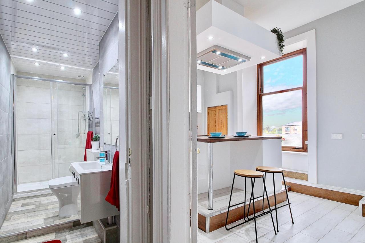 Luxurious Nr Subway Apartment