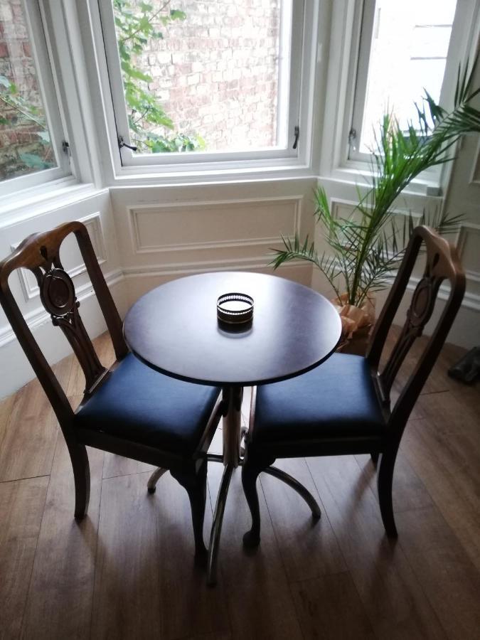 Bank Street Townhouse 3*