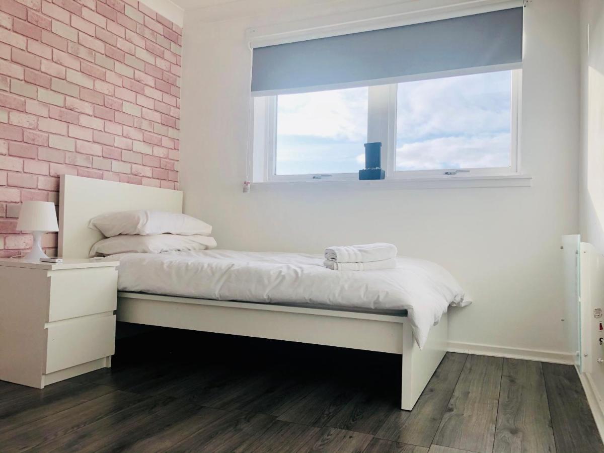 Modern 2 Bedroom Near Centre Apartment