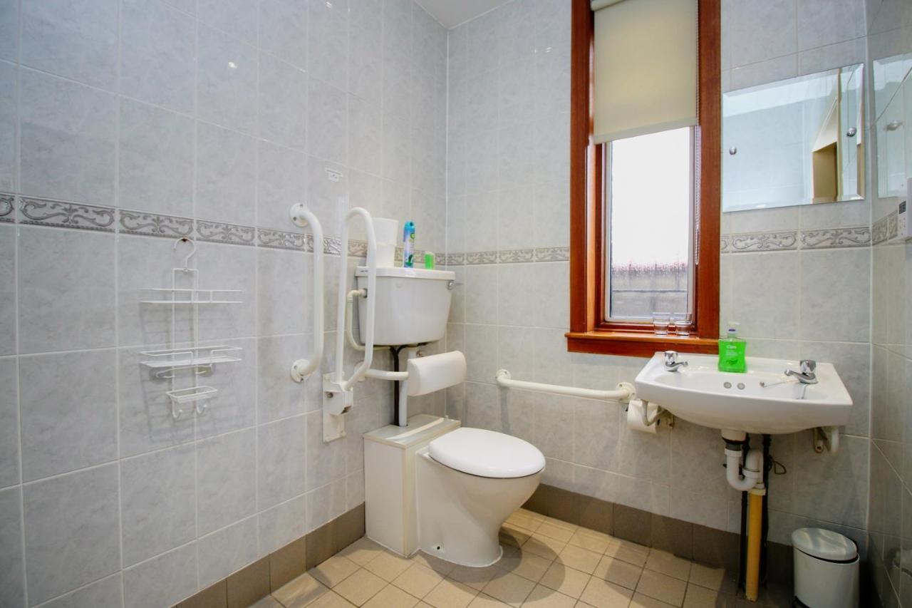 Glasgow Guest House 3*