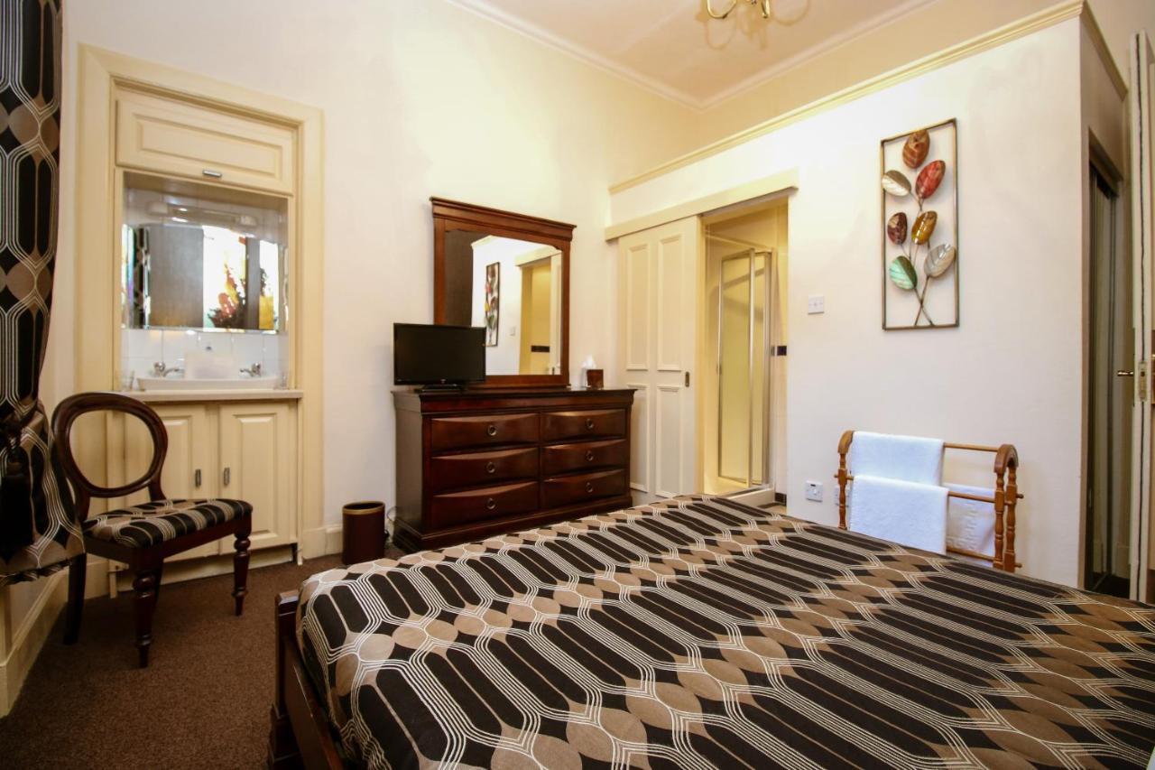 Glasgow Guest House Bed & Breakfast