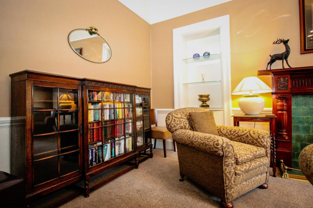 Glasgow Guest House Bed & Breakfast