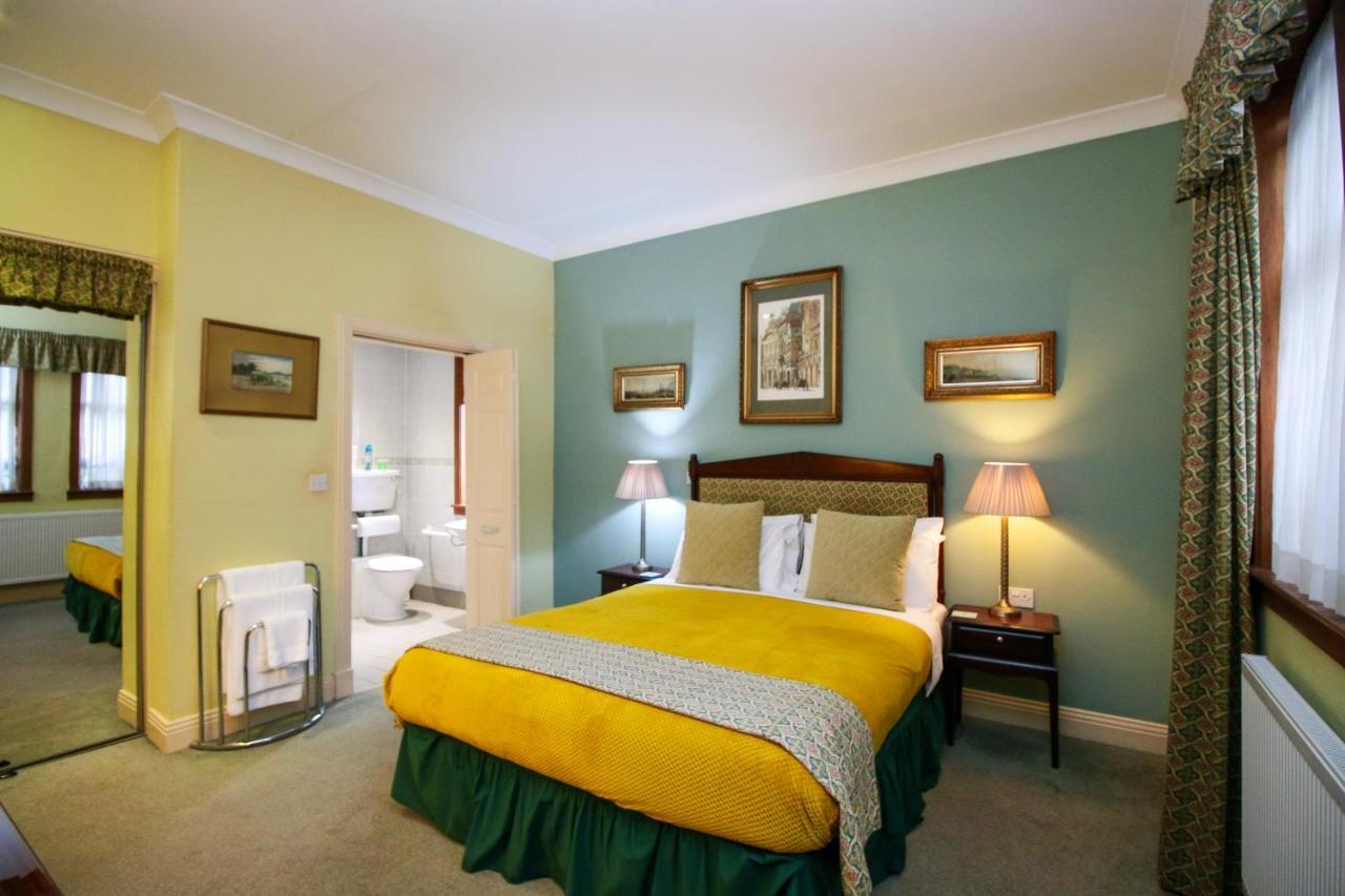 Glasgow Guest House Bed & Breakfast 3*