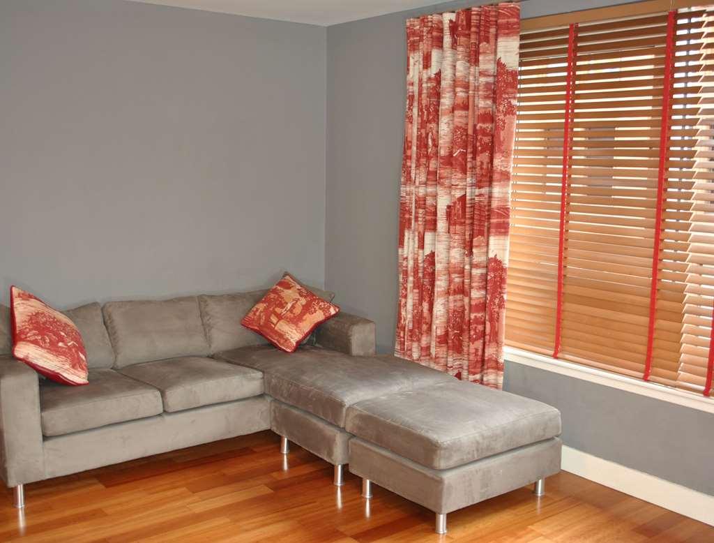 Dreamhouse Centre *
