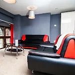 Joli Central Apartment