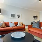 Glasgow Central Luxury Apartment