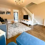 Modern Luxury 2Bed Scottish Home
