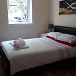 Bright City Centre House - Private Garden & Parking!