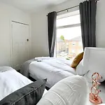 Kingsbridge Apartment