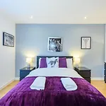 Southside Flat With Private Garden!