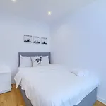 Southside Flat With Private Garden!