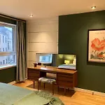 Stylish 2 Bed Accessible Flat Perfect Location