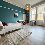 Glasgow West End Studio Apartment