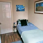Spacious Flat In Bridgeton, Glasgow