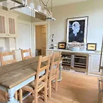 Home Of Joy - 3 Bedroom Home With Private Garden