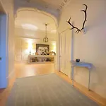 Home Of Joy - 3 Bedroom Home With Private Garden