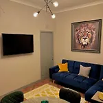 1 Bed Apt In West End