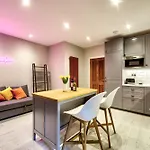 Stylish & Spacious 3 Bedroom Apt In Finnieston, West End